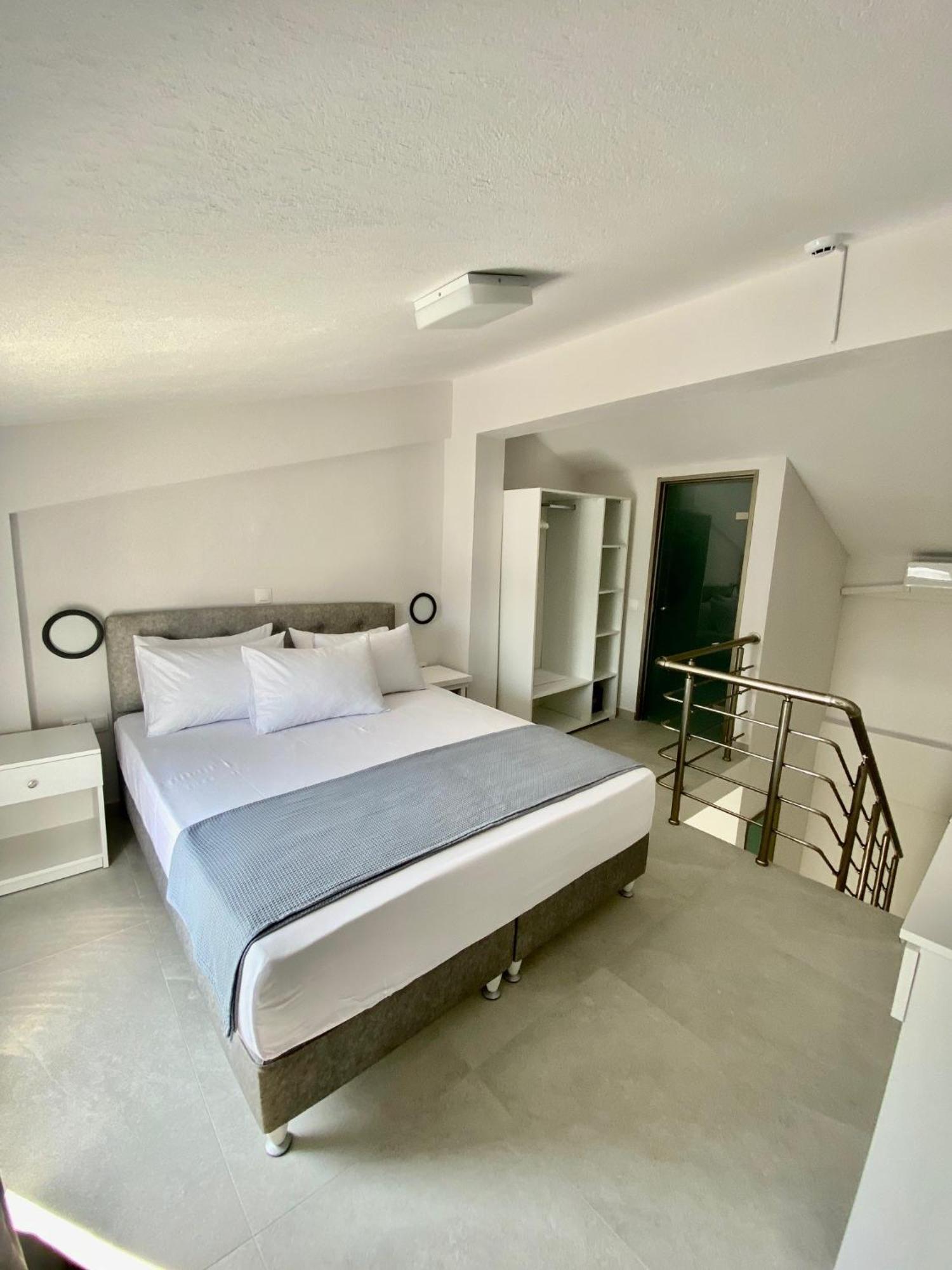 Interni Luxury Living Apartment Nikiti  Luaran gambar